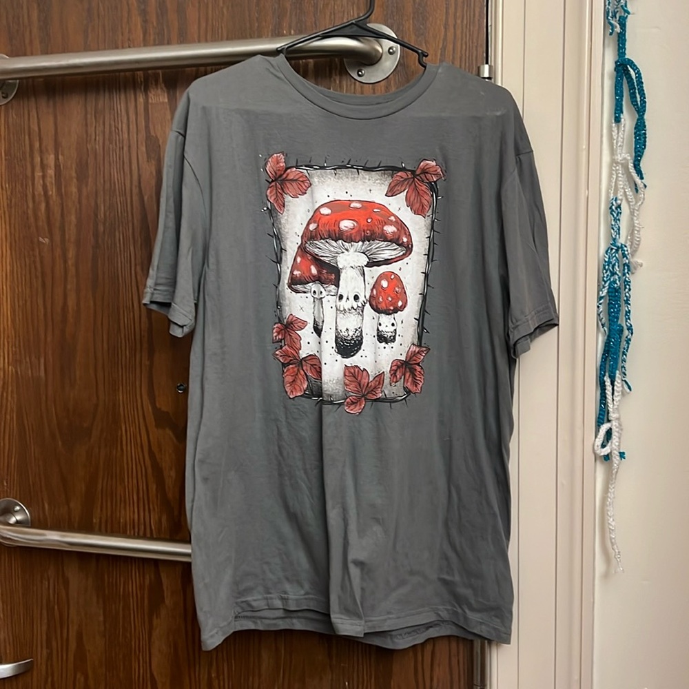 Hot topic Tee